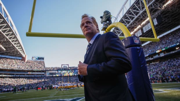 mmqb-goodell-goalposts.jpg